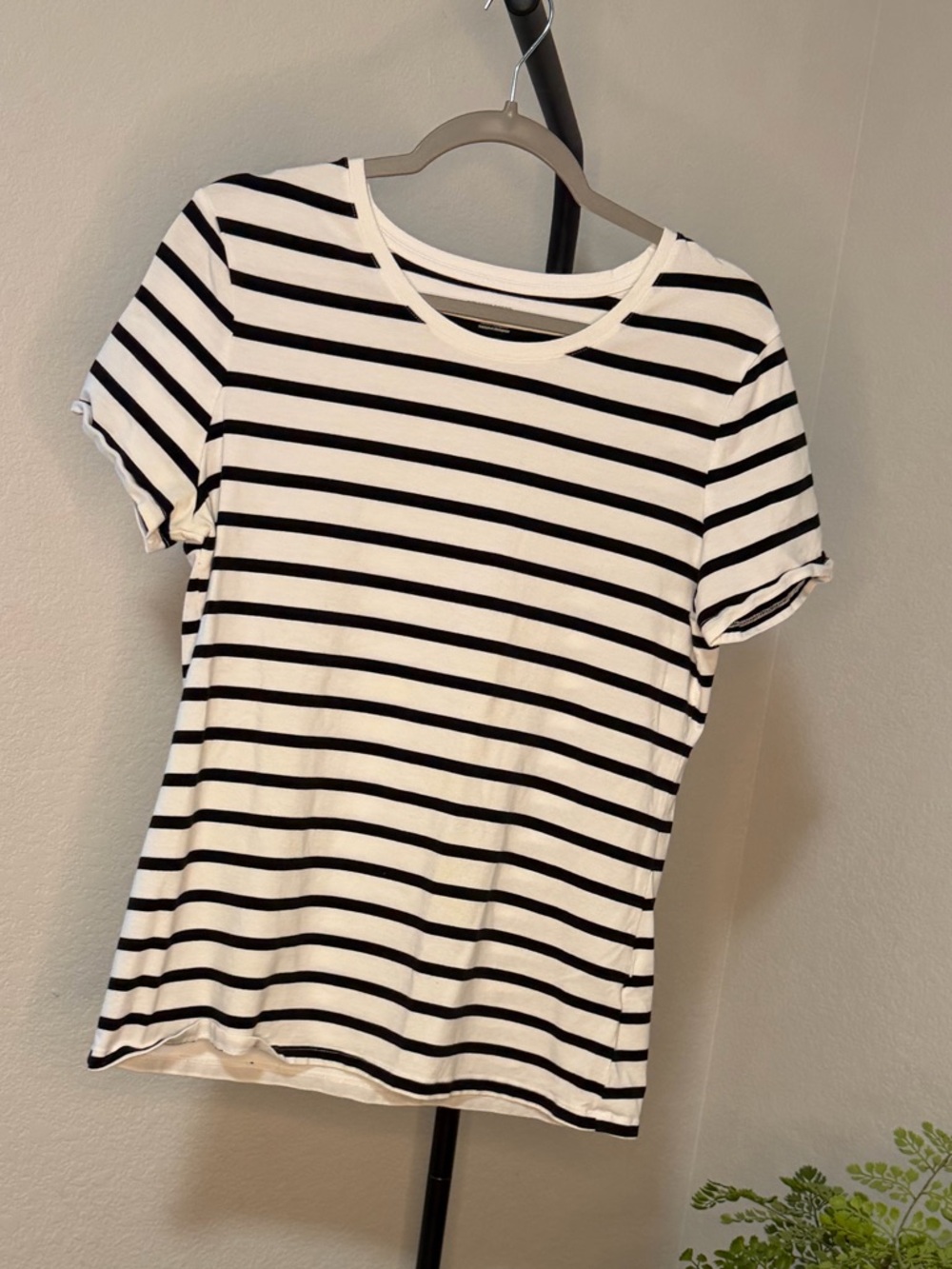 Amazon Essentials Black & White Striped Short Sleeve Tee